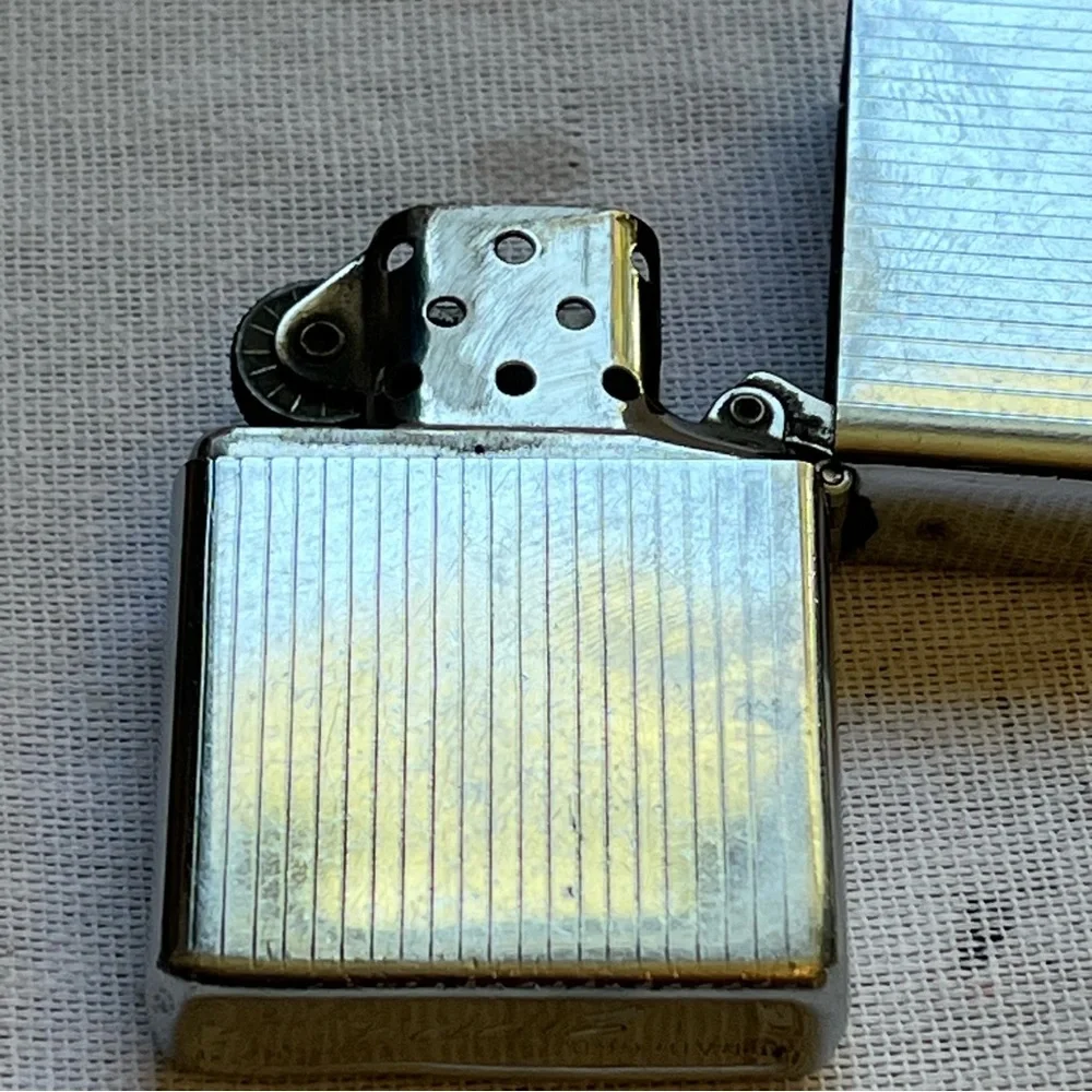 Zippo Bradford 1947-1949 Vintage Engine Turned Lighter - Picture 4 of 15